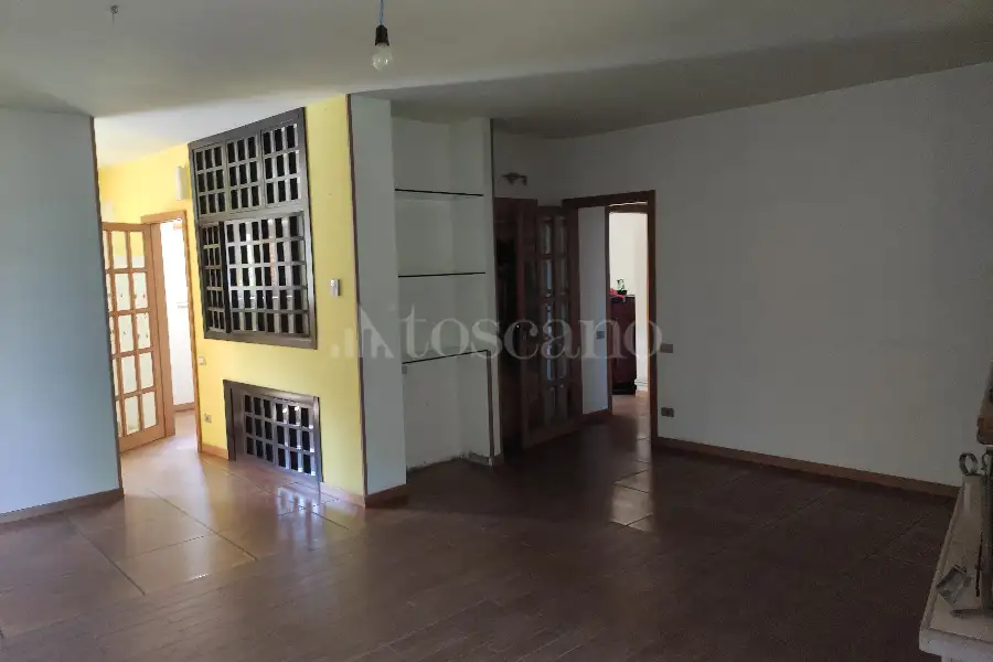 Casa in vendita di 240 mq a €160.000 (rif. 9/2025)
