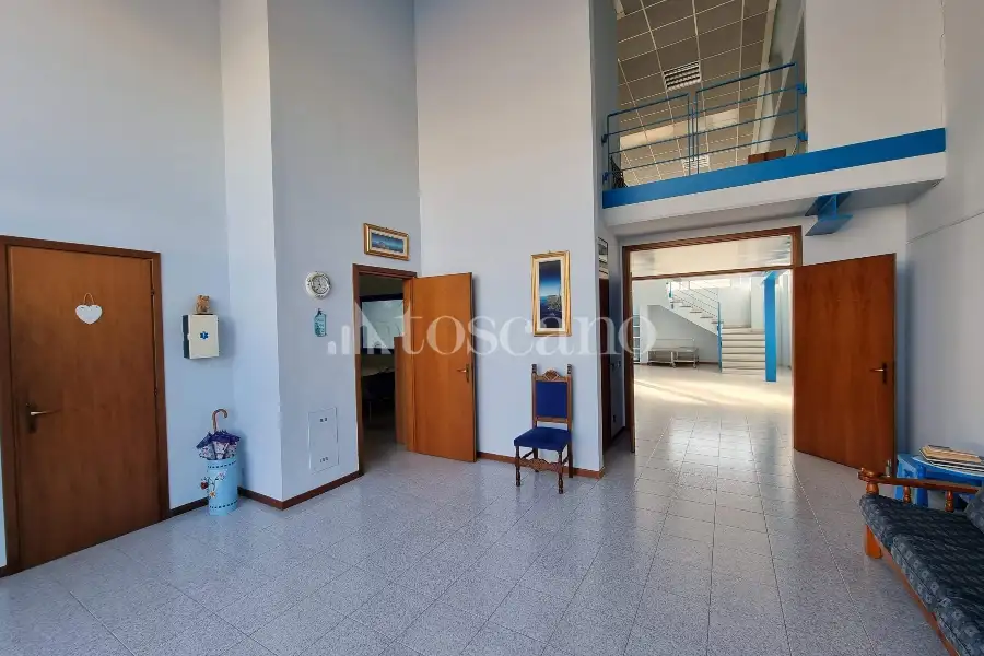 Capannone in vendita di 220 mq a €140,000 (rif. MRE1222VE.A)