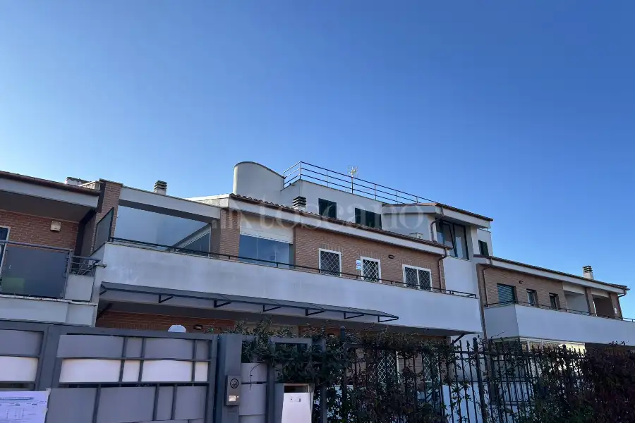 Attico in vendita di 110 mq a €515.000 (rif. 12/2026)