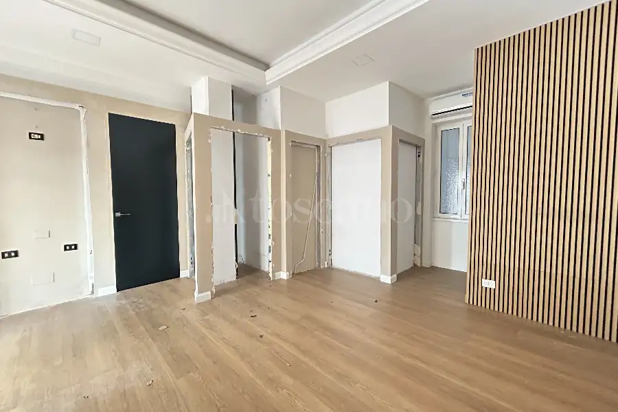 Negozio in affitto di 30 mq a €1.000 (rif. 12/2026)