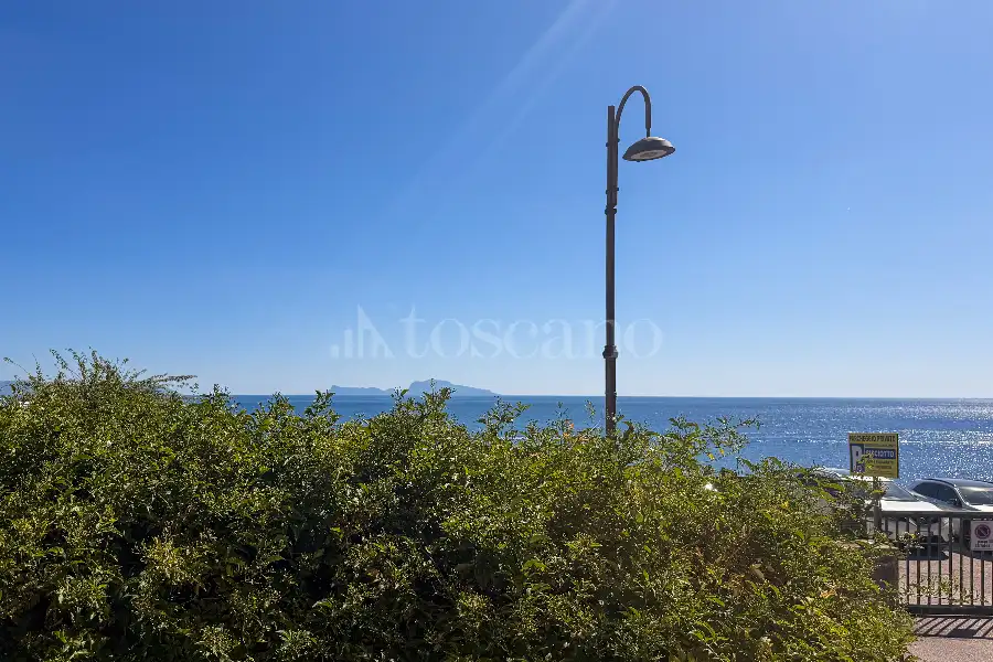 Casa in vendita di 210 mq a €990.000 (rif. 50/2026)