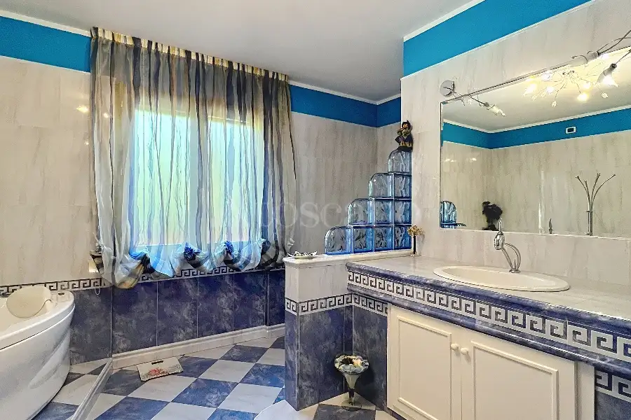 Casa Indipendente in vendita di 330 mq a €590.000 (rif. 82/2025)