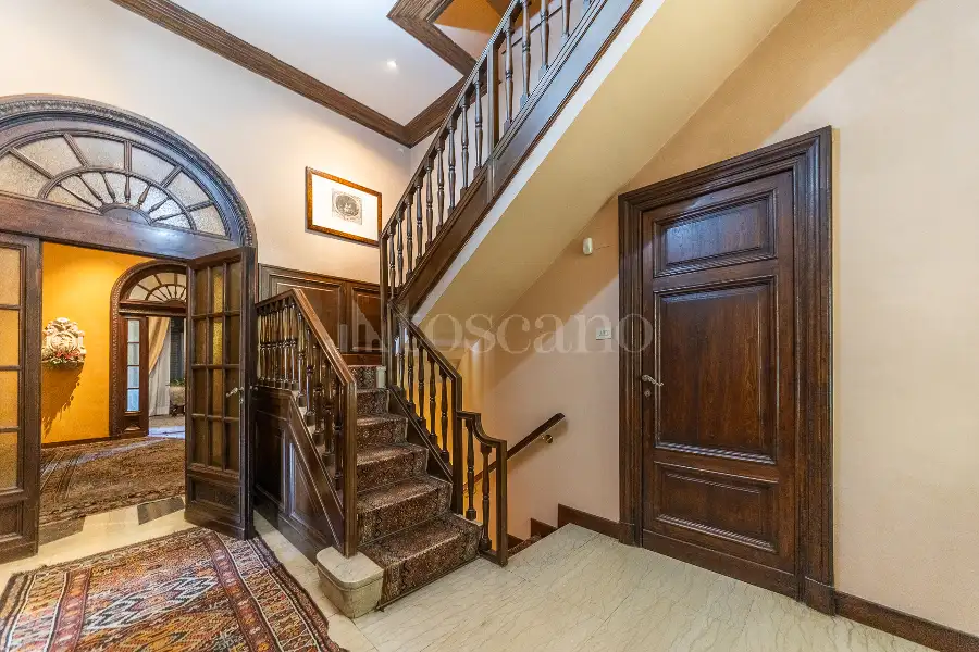 Villa in vendita di 750 mq a €1.950.000 (rif. 53/2026)