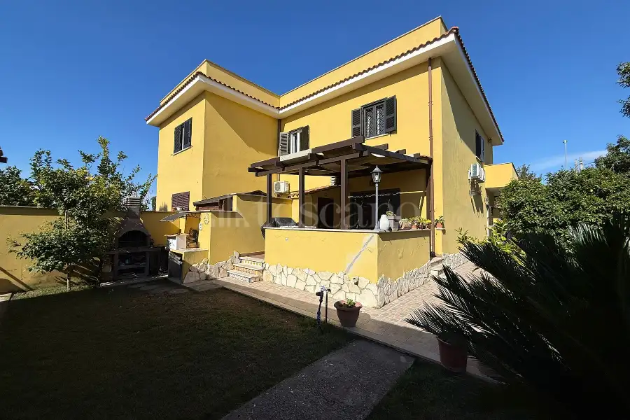 Villa Bifamiliare in vendita di 115 mq a €299.000 (rif. 12/2026)