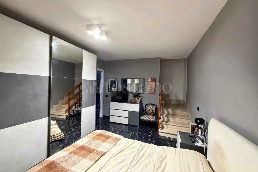 Villa Bifamiliare in vendita di 239 mq a €475.000 (rif. 43/2025)