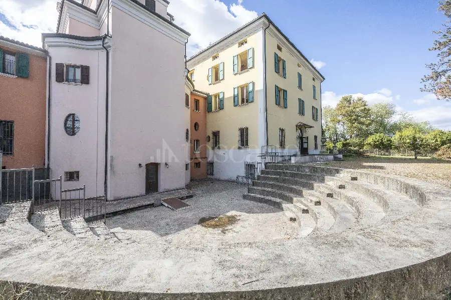 Villa in vendita di 2.660 mq a €950.000 (rif. 43/2025)