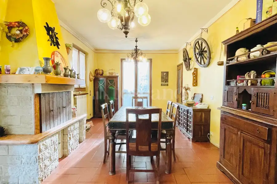 Villa in vendita di 410 mq trattativa riservata (rif. 112/2024)