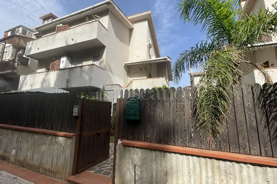 Villa Bifamiliare in vendita di 210 mq a €275.000 (rif. 55/2023)