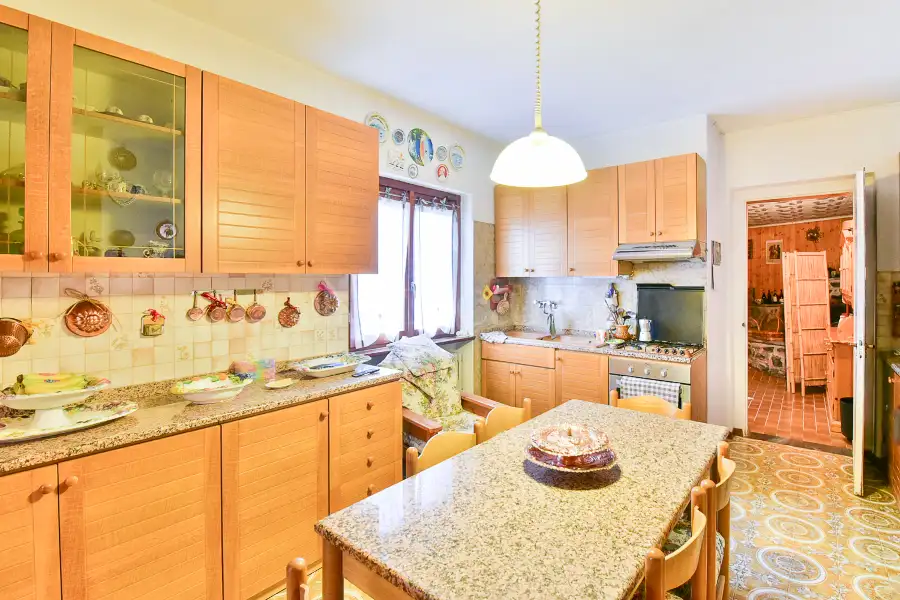 Casa Indipendente in vendita di 280 mq a €680.000 (rif. 26/2024)