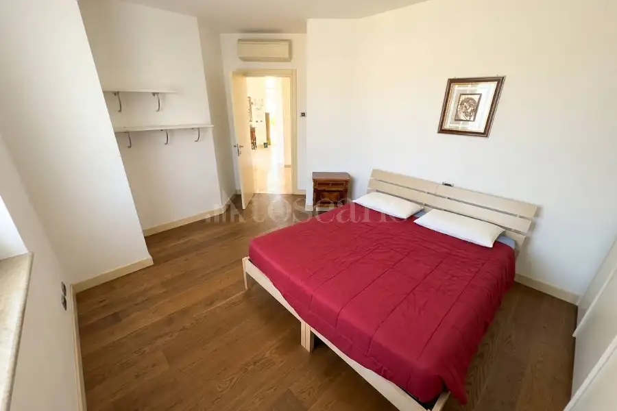 Villa in vendita di 230 mq a €950.000 (rif. 17/2026)