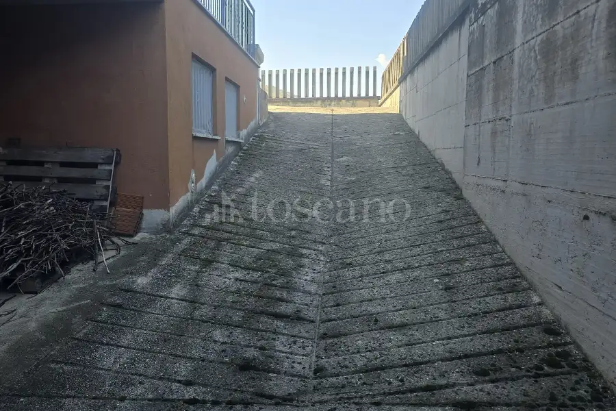 Villa Bifamiliare in vendita di 220 mq a €220.000 (rif. 63/2026)