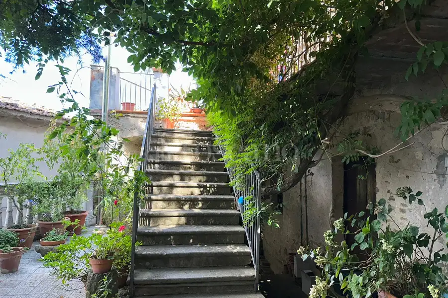 Palazzo in vendita di 661 mq trattativa riservata (rif. 14/2023)