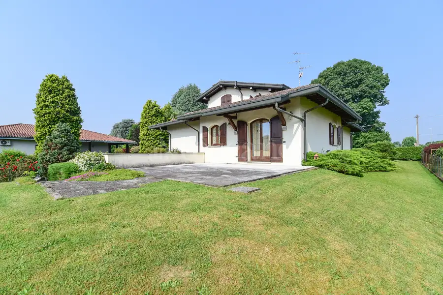 Villa in vendita di 480 mq a €620.000 (rif. 39/2025)