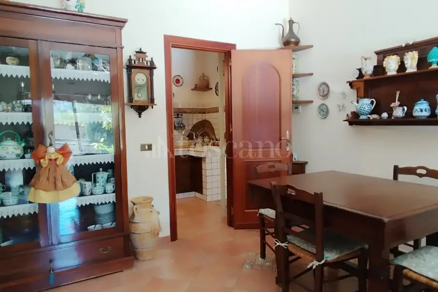 Villa in vendita di 340 mq a €650.000 (rif. 41/2026)