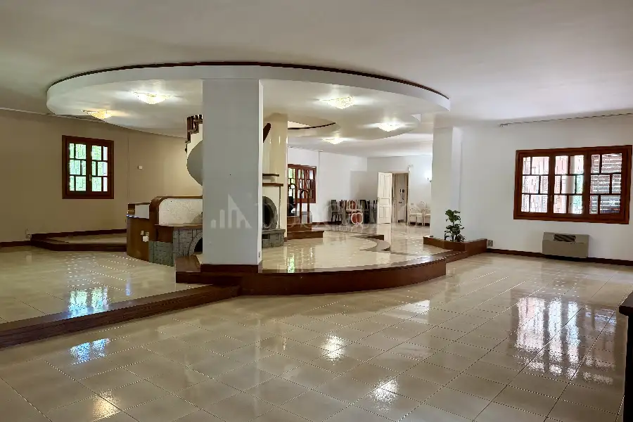 Villa in vendita di 653 mq a €1.180.000 (rif. 98/2026)
