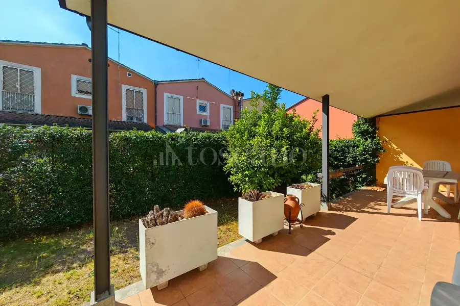 Villa Plurifamiliare in vendita di 220 mq a €565.000 (rif. 44/2026)