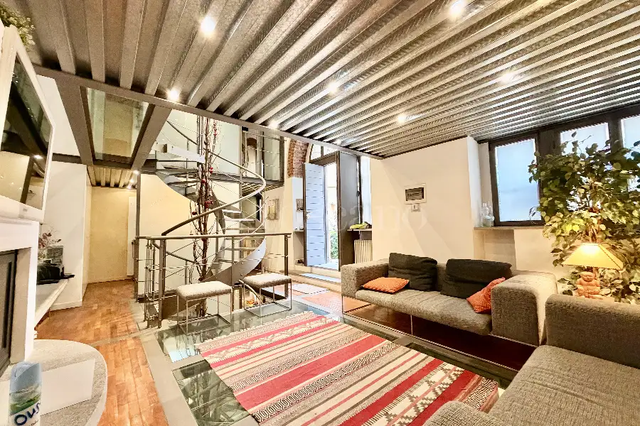 Loft in vendita di 135 mq a €890.000 (rif. 36/2026)
