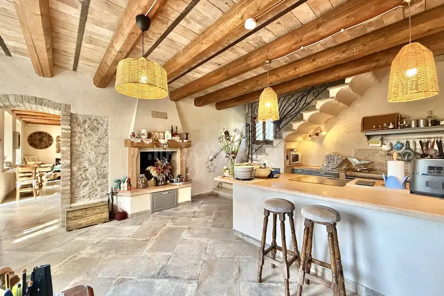 Villa in vendita di 600 mq a €980.000 (rif. 10/2026)