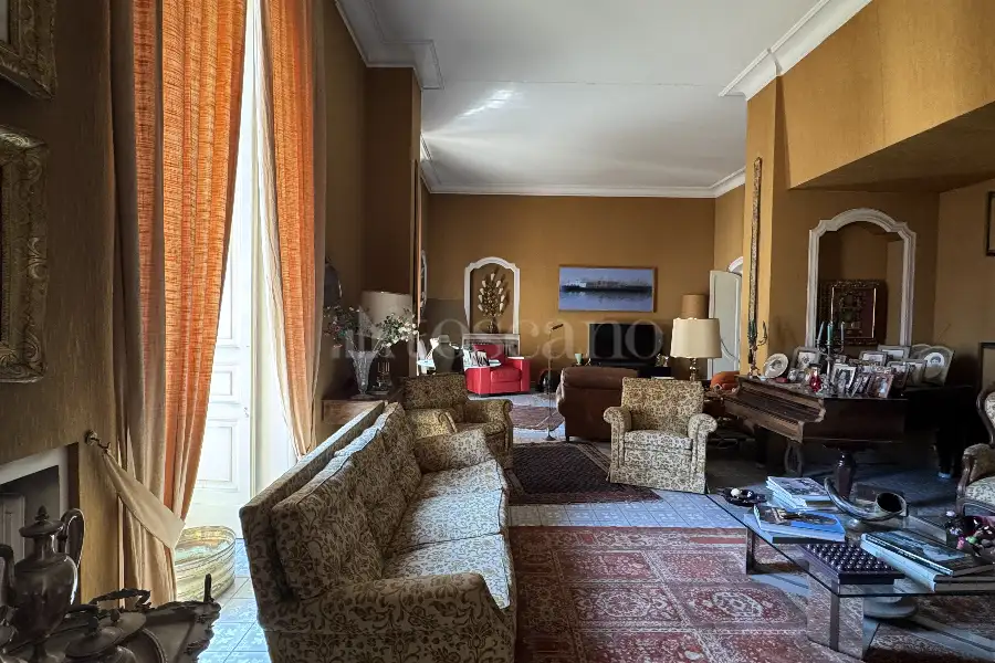 Casa in vendita di 340 mq a €690.000 (rif. 144/2025)
