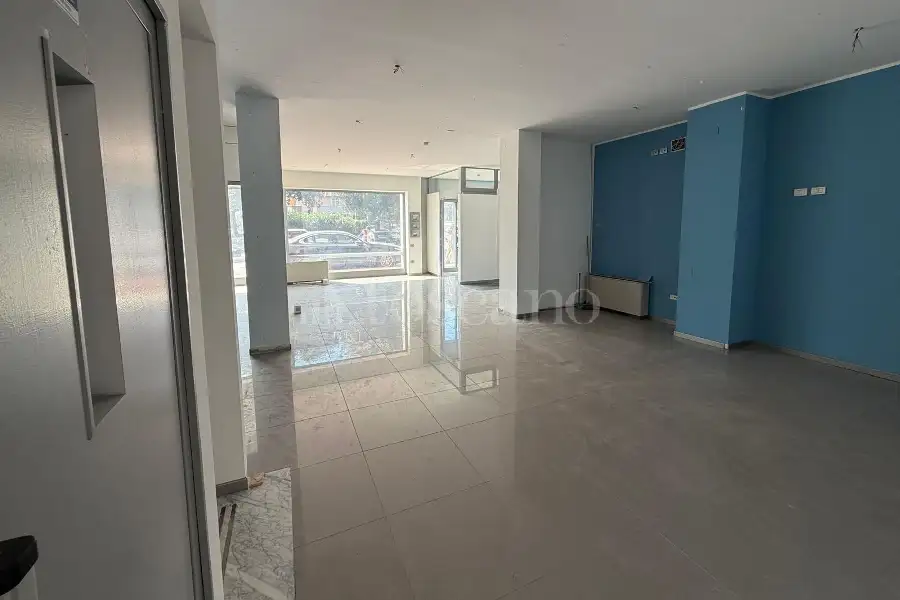 Negozio in vendita di 437 mq a €337.000 (rif. 33/2026)