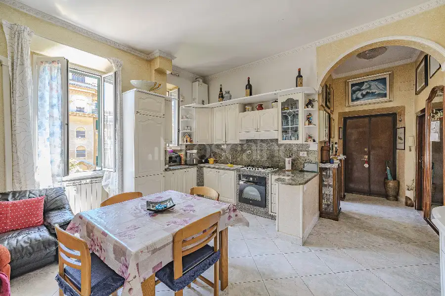 Casa in vendita di 85 mq a €665.000 (rif. 16/2026)