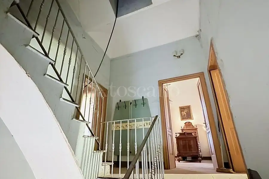 Casa Indipendente in vendita di 630 mq a €260.000 (rif. 190/2026)