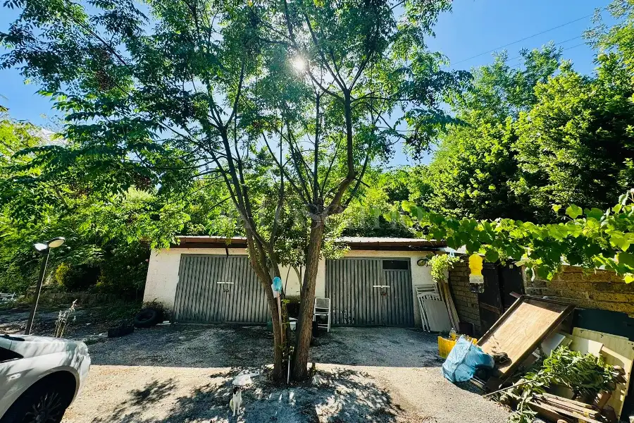 Casa Indipendente in vendita di 250 mq a €160.000 (rif. 146/2026)