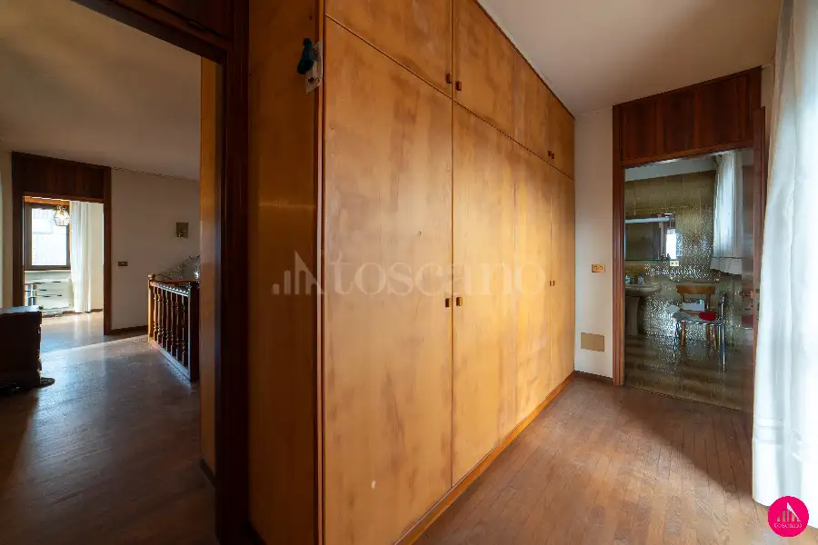 Casa Indipendente in vendita di 370 mq a €380.000 (rif. 8/2026)