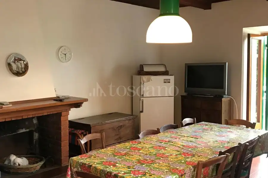 Palazzo in vendita di 250 mq a €99.000 (rif. 7/2025)
