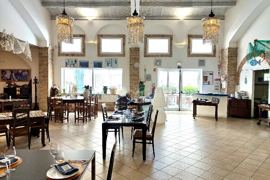 Casale in vendita di 1.300 mq a €1.350.000 (rif. 49/2026)