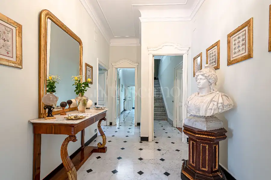 Villa in vendita di 496 mq a €3.950.000 (rif. 71/2026)