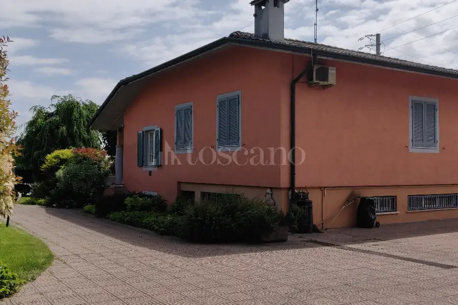 Villa in vendita di 500 mq trattativa riservata (rif. 33/2026)