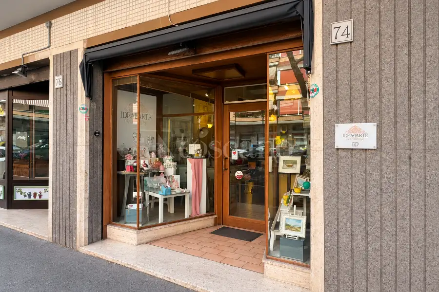 Negozio in vendita di 60 mq a €165.000 (rif. 33/2026)