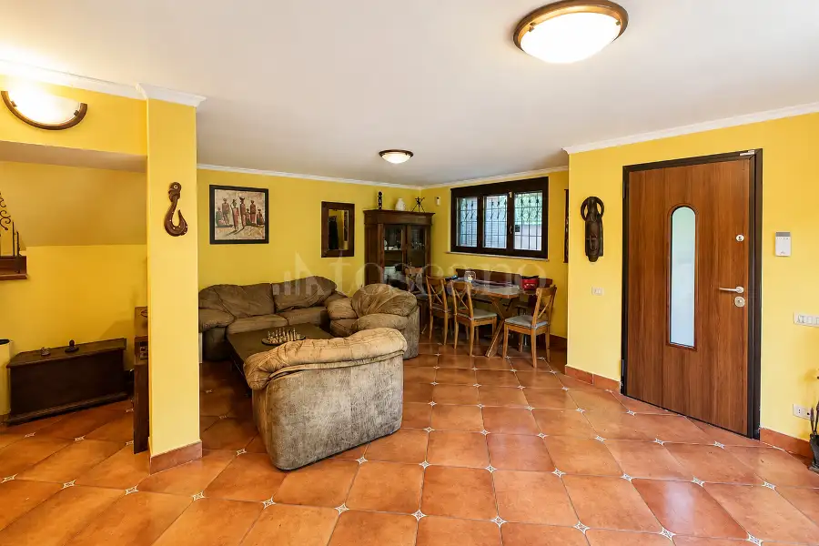 Villa in vendita di 180 mq a €350.000 (rif. 33/2026)