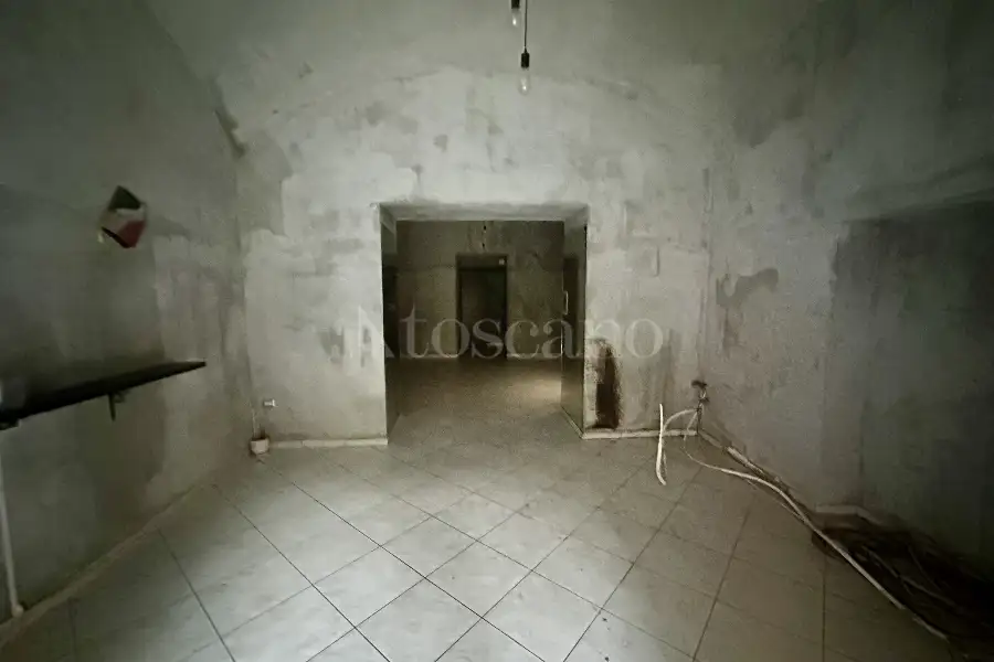 Negozio in affitto di 65 mq a €850 (rif. 40/2024)