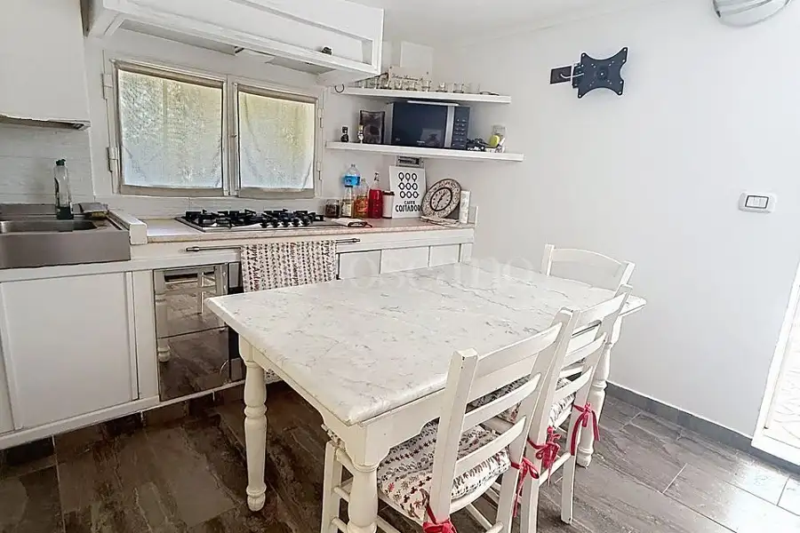Casa Indipendente in vendita di 250 mq a €879.000 (rif. 203/2026)