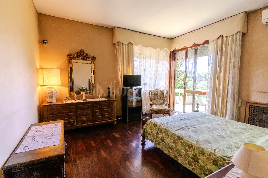 Villa in vendita di 400 mq a €780.000 (rif. 77/2025)