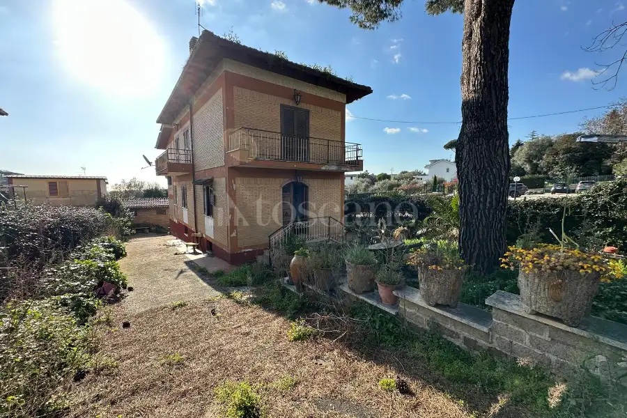 Casa Indipendente in vendita di 219 mq trattativa riservata (rif. 13/2025)