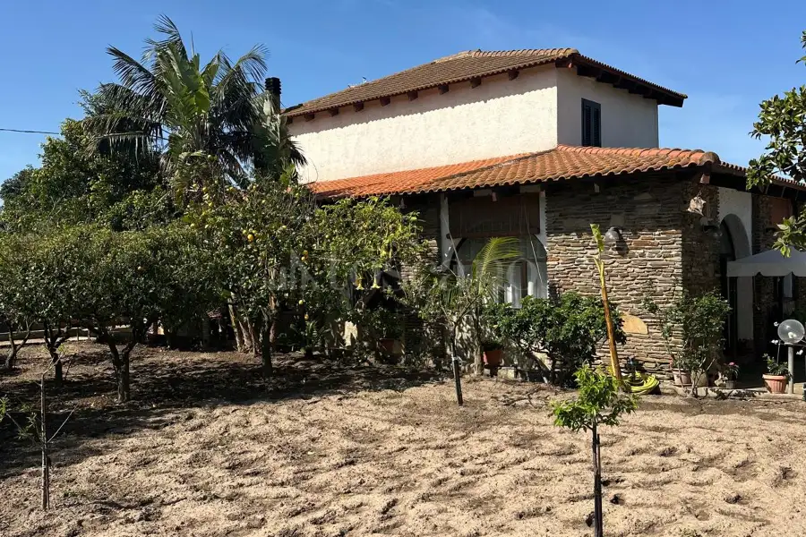 Villa in vendita di 300 mq a €290.000 (rif. 50/2025)