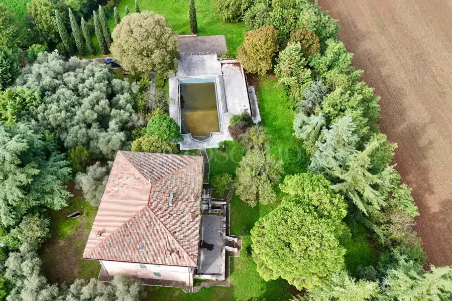Villa in vendita di 870 mq a €729.000 (rif. 28/2024)
