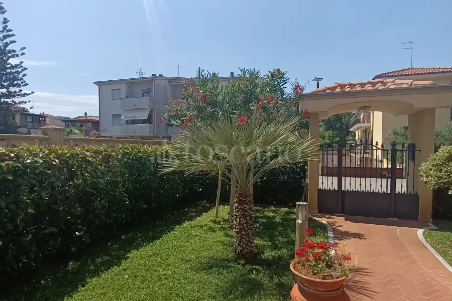 Casa in affitto di 90 mq a €2.500 (rif. 5/2025)