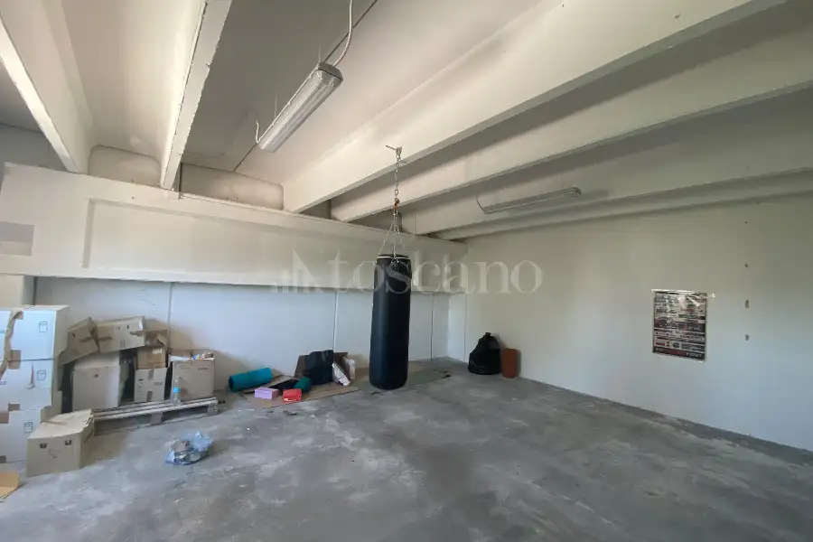 Capannone in vendita di 1.650 mq a €699.000 (rif. 21/2026)