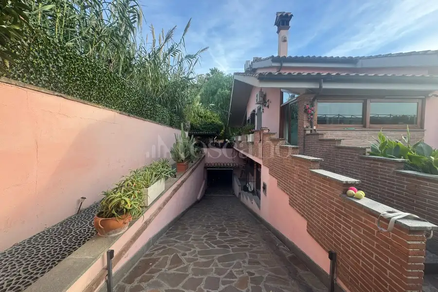 Villa in vendita di 240 mq a €615.000 (rif. 58/2026)