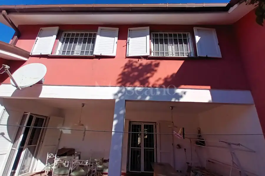 Villa in vendita di 318 mq a €249.000 (rif. 11/2026)