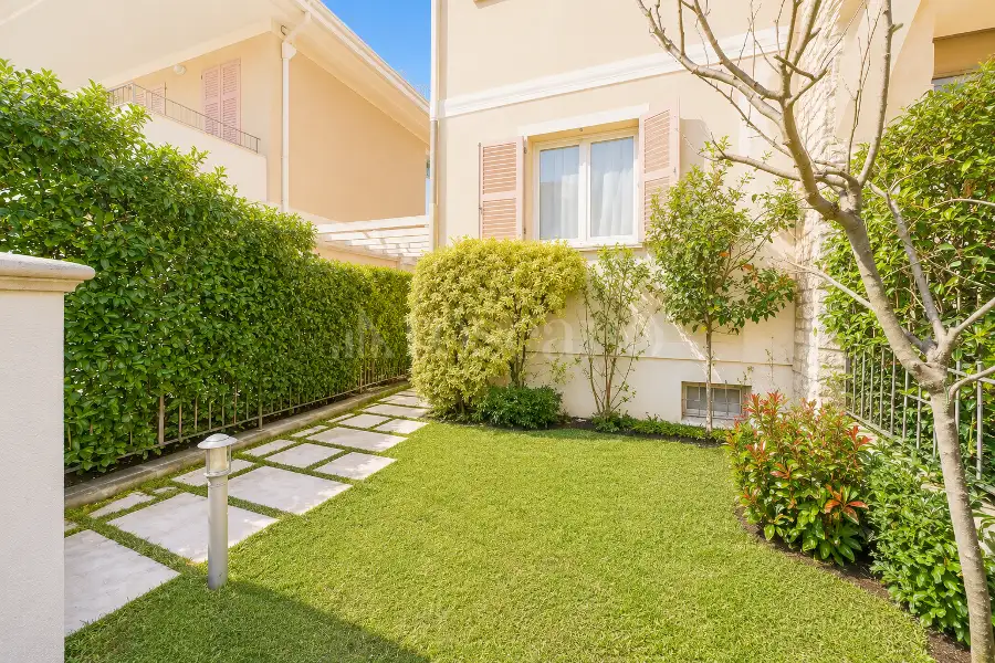Villa Bifamiliare in vendita di 190 mq a €495.000 (rif. 6/2026)