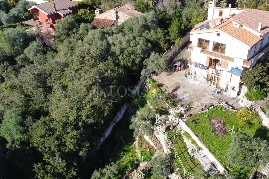 Villa in vendita di 630 mq a €670.000 (rif. 195/2025)