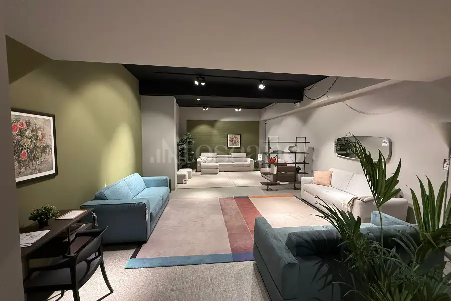 Negozio in affitto di 400 mq a €4.000 (rif. 1/2026)