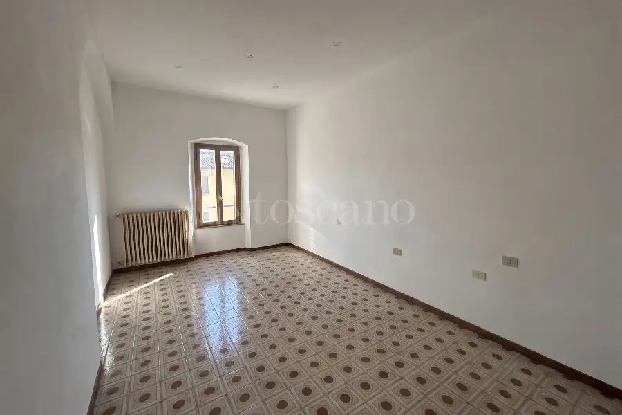 Negozio in vendita di 1.200 mq a €650.000 (rif. 20/2026)