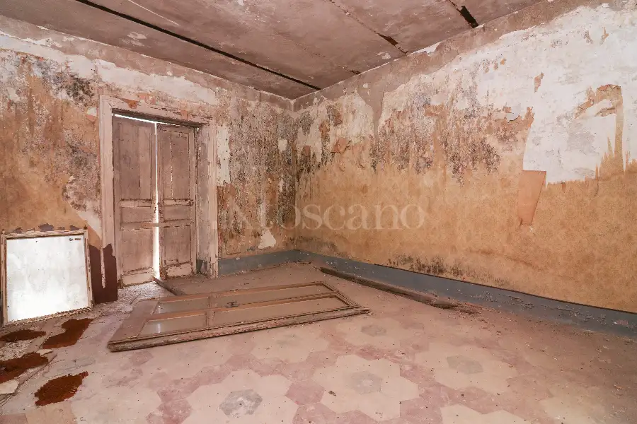 Casa Indipendente in vendita di 600 mq a €350.000 (rif. 27/2024)