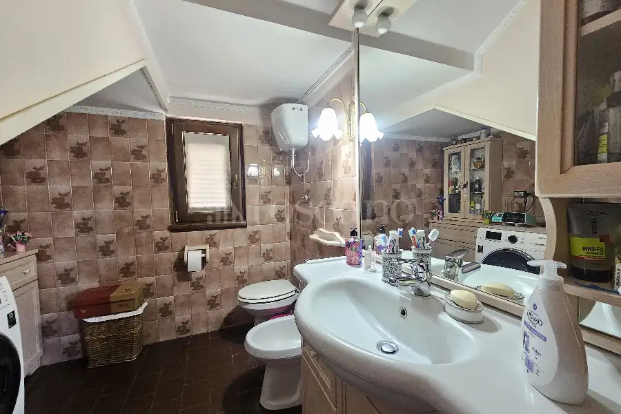 Villa Bifamiliare in vendita di 200 mq a €299.000 (rif. 141/2025)